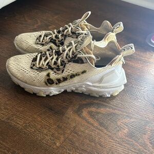 Custom women’s nike tennis shoes